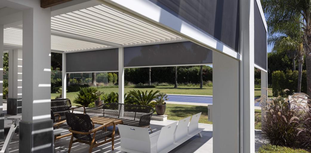 Image - Pergola B200 XL avec screens - Pergolas bioclimatiques